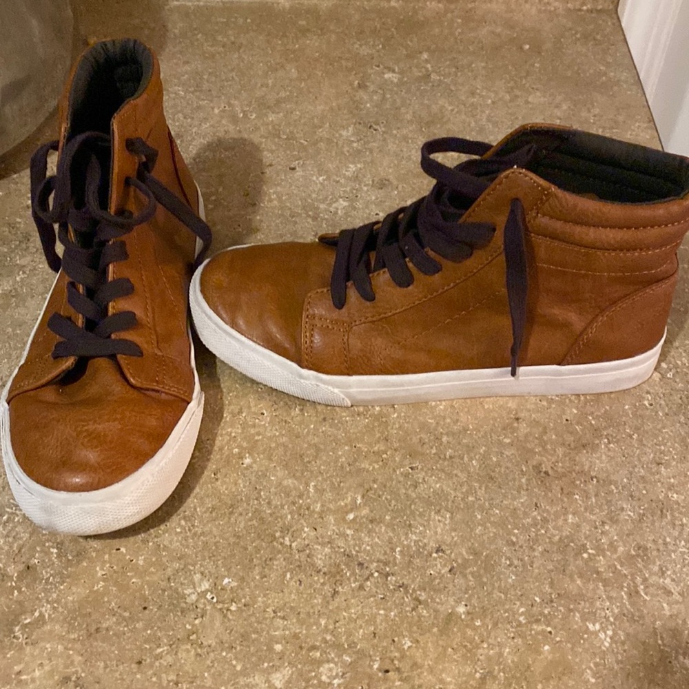 Old Navy high top brown shoes. Shoes are in great condition